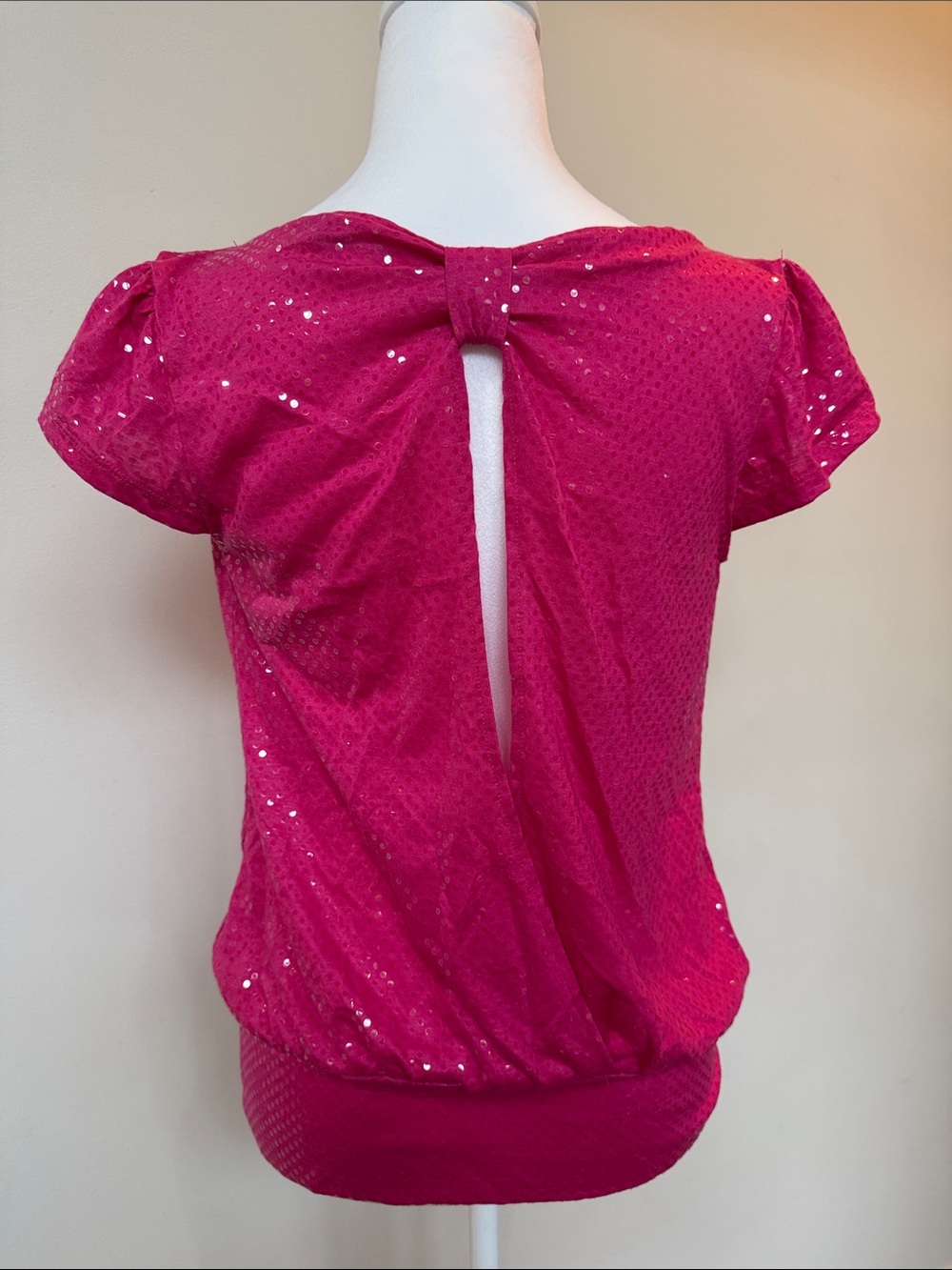 Express Women's Hot Pink Sequin Drape Neck Short Sleeve Top - Picture 2 of 9